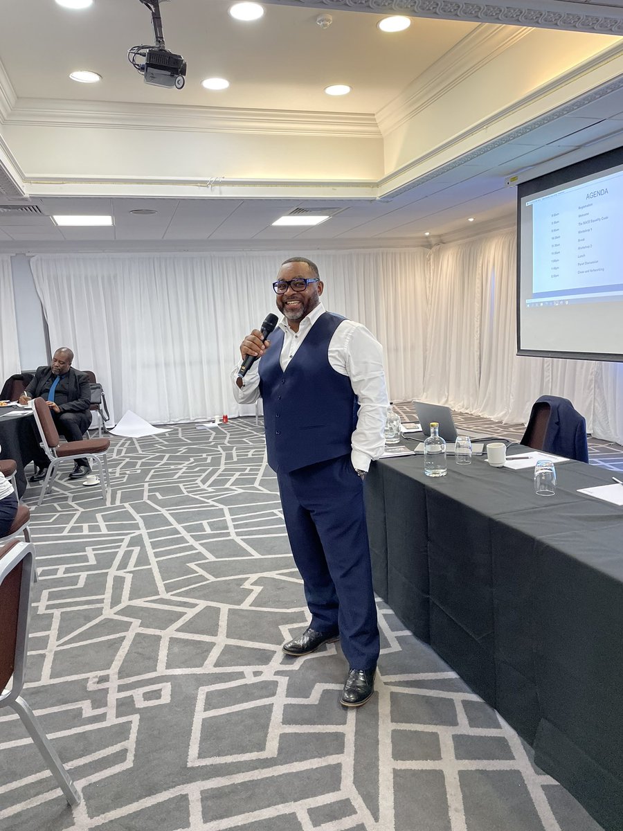 Shajeda_NHS's tweet photo. @KarlGeorgeMBE ‘in action’ on ‘taking action’ in implementing #TheRaceCode #AntiRacism @BlackCountryICS time for change session 👍🏽@NHSinBlkCountry @ashi_williams @RWTHRD @AdamJRace https://t.co/sknnPaGazr