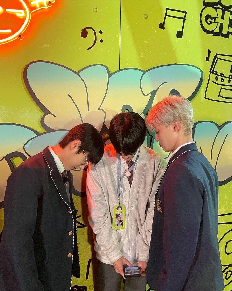 _renjxn's tweet photo. 2022 just keeps on giving us norenmin 😭💖 https://t.co/FcMc7m8fXr