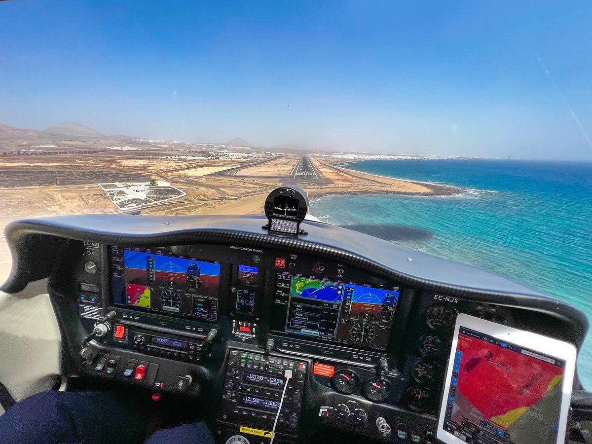 stani320's tweet photo. Messing with the crosswind on our arrival into Lanzarote airport. π¬
St. Maarten in the Canaries π ποΈ #lanzarote #airport #avgeek #garminaviation #garmin #tecnam #flytecnam #flyrotax #foreflight #canavia #flycanavia #approach #landing #canaries #cockpitview #sky #aviation https://t.co/Pw5Dg8NalA