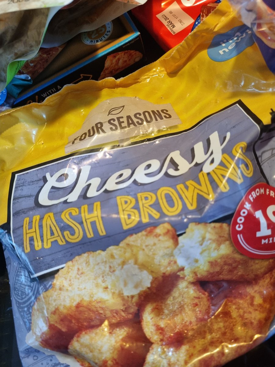 thefamilylens's tweet photo. With the cost of living rising, buying some frozen food can both save you money and reduce waste. @AldiUK have a number of award-winning frozen foods to choose from to help with this. Keep your eyes out for my #competition to win vouchers to help you with your shopping! #AldiUK https://t.co/cl24FILe80