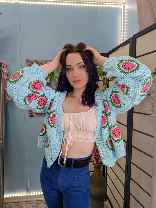 My mum made me this watermelon cardigan 😍 She is the sweetest person and I am so lucky 🙈 https://t.c