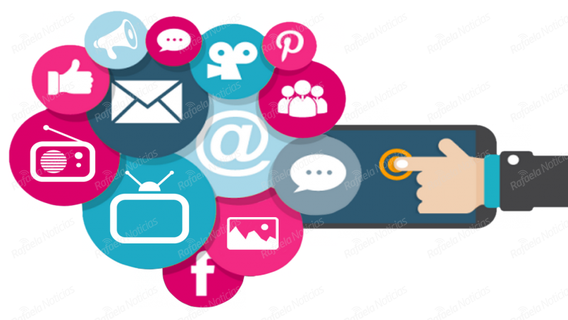 MonicaPerez_UVA's tweet photo. HIPERCONECTIVIDAD: Vivir conectado permanentemente a la información a través de diferentes dispositivos como la radio, la televisión, internet y el teléfono móvil.
#ticuva15 https://t.co/14UZouYrNN