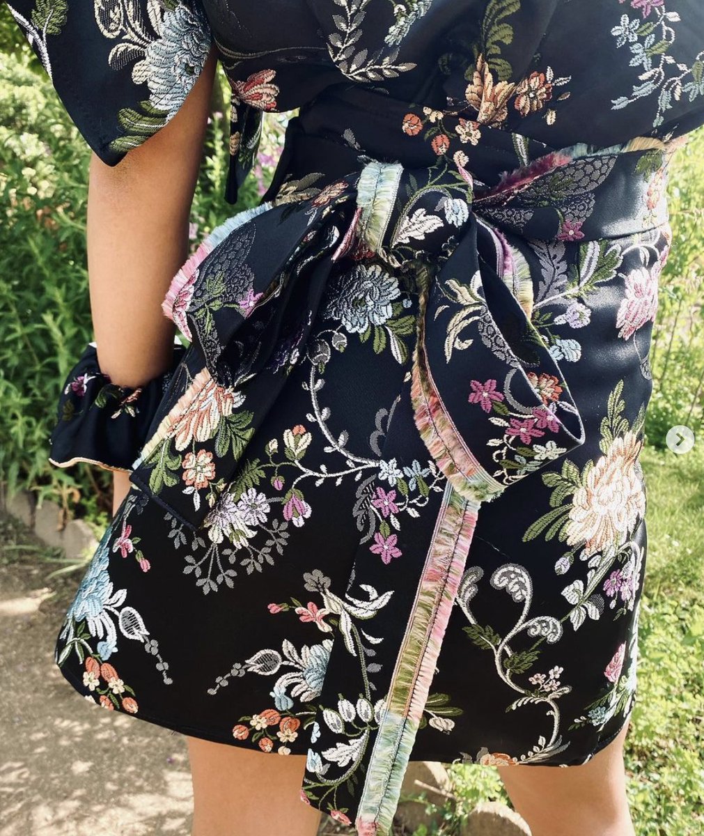 ABC Color |  Los estampados de fallera irrumpen en la moda parisina con Teran Conde Paris abc.com.py/internacionale… via <a href="/ABCDigital/">ABC Digital</a> #PFW