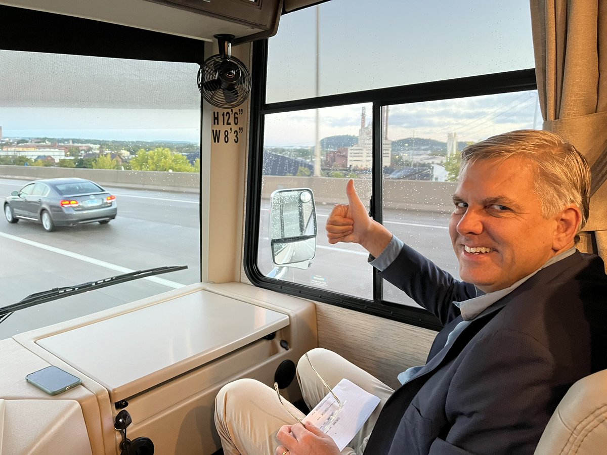 bobforgovernor's tweet photo. AND WE’RE OFF! 🚌💨
Bob’s Bus is ready to hit 30 towns & cities in three days!
See you today, New Haven County!💯 https://t.co/gNS7xtVJVM