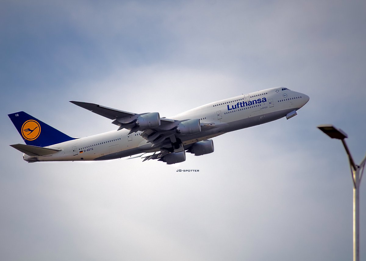 Majestuosa partida hacia EDDF/FRA🇩🇪 <a href="/lufthansa/">Lufthansa</a> <a href="/LHTechnik/">Lufthansa Technik</a>.

<a href="/spotteraviatio2/">spotter aviation LEBL</a> <a href="/SpottersMelilla/">Asoc. AeroSpotters Melilla</a> <a href="/edadmartinez/">Edgardo A Martinez</a> @bezzer_spotter @DocoleSpotting <a href="/Luka_spotter/">Luka Herrera ✈︎</a> @LXGBSpotter <a href="/AvGeekDUS/">AvGeekDUS</a> <a href="/777er300/">Alexandre FLUCKIGER</a> <a href="/tonidive/">𝕋𝕆ℕ𝕀 ℙ𝕆ℤ𝕆</a> @volare360_ <a href="/joaquinspotter/">Joaquinspotter</a>