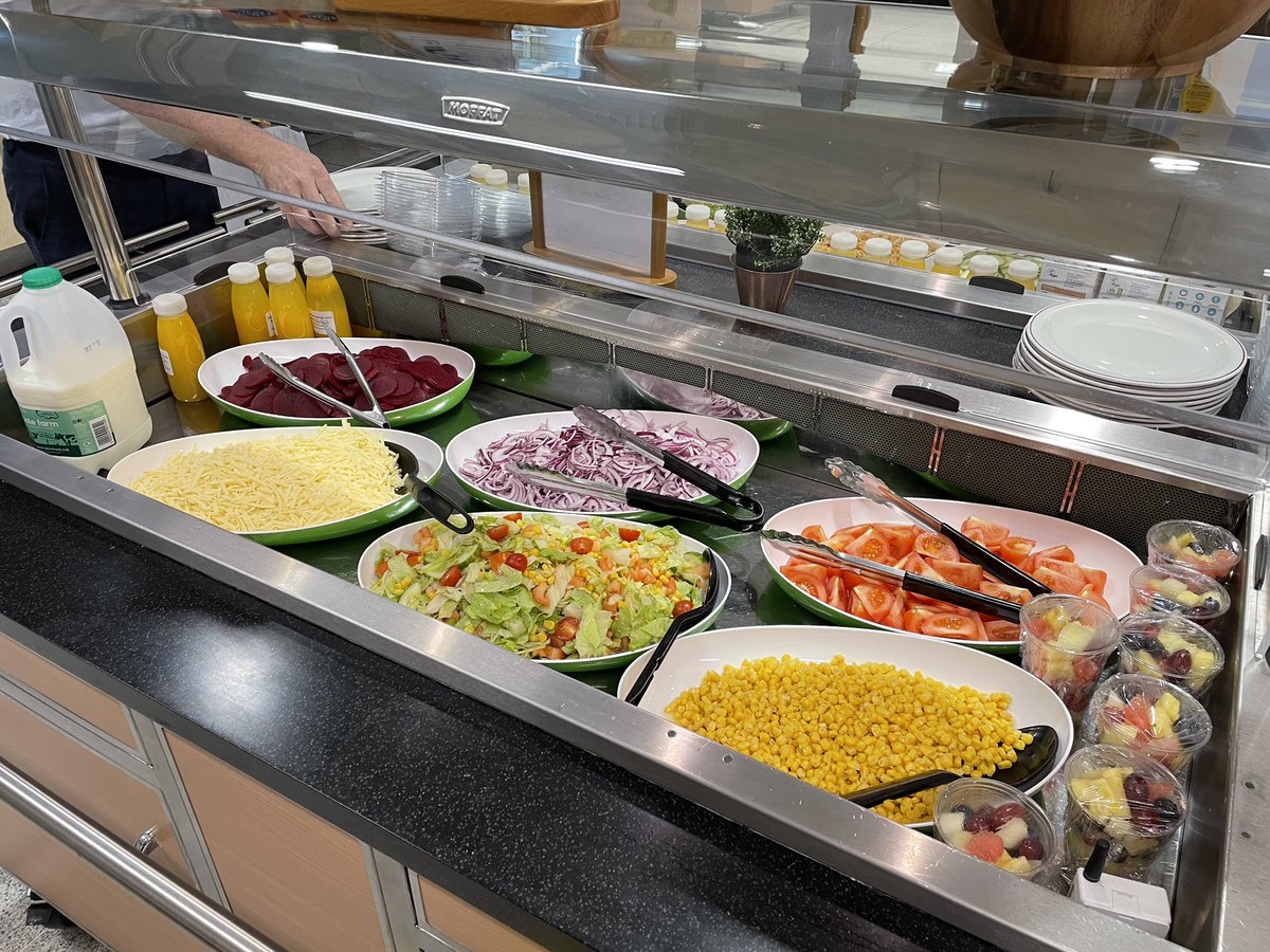 jillstewart_RD's tweet photo. Checking out the great healthy options available for lunch today in Loughview Restaurant @NHSCTrust
Great to see the new Nutritional Standards in action with so many lovely choices for staff and visitors #improvinghealth #nutritionalstandards @publichealthni https://t.co/EW0ZXlprv8