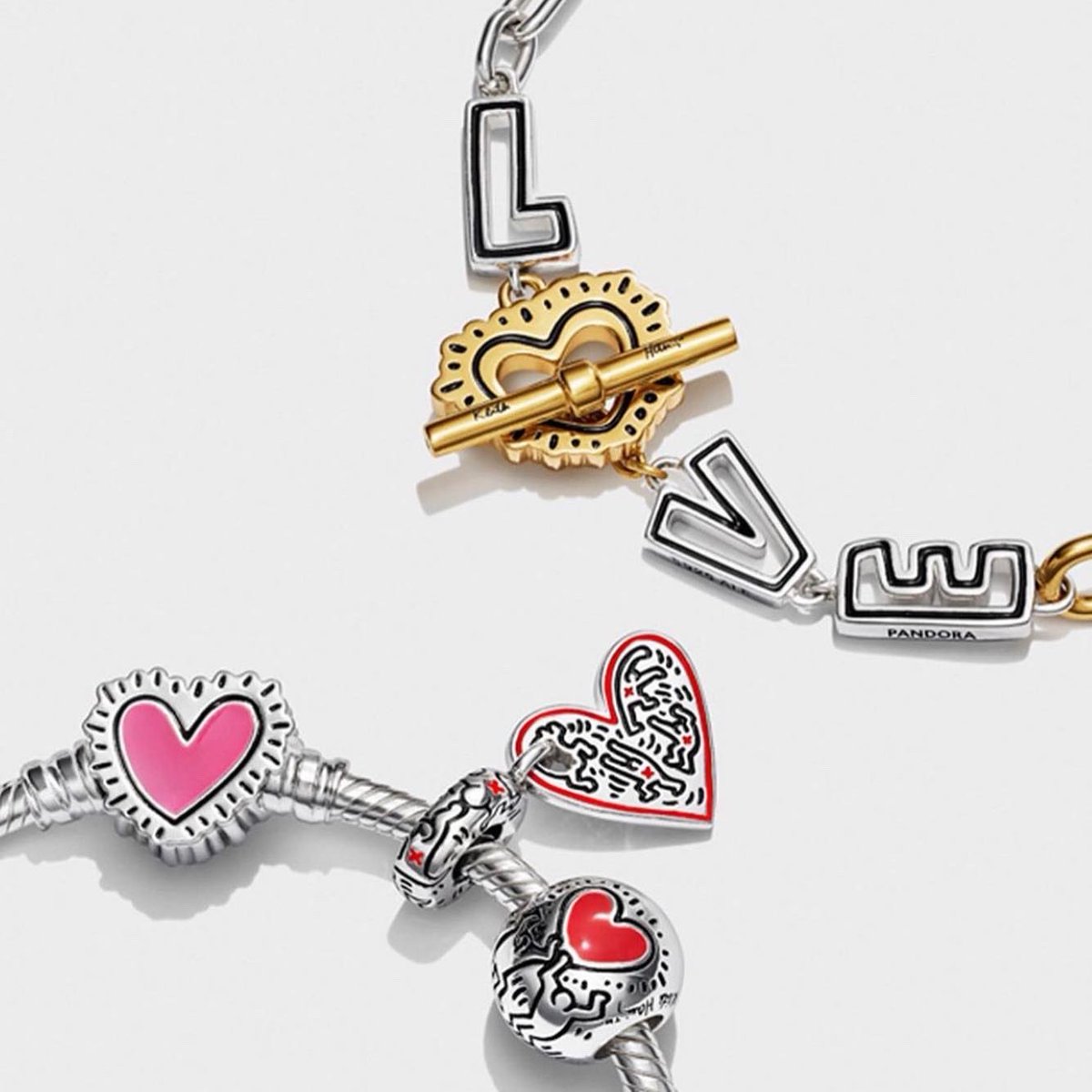 Shop_Sailmakers's tweet photo. Do you own a piece of Keith Haring art yet?
Be in the know with these Keith Haring / Pandora collaboration pieces.
#pandora #keithharing #sailmakers #ipswich #art #retail #shopping #treatyourself https://t.co/x1UtD3gT74