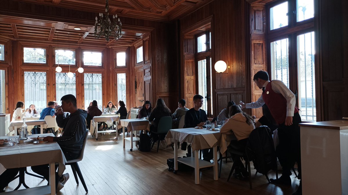 SCLSinaction's tweet photo. Lunch at the apprenticeship restaurant in Fénélon #schoolsinaction #climateservicelearning #servicelearning #erasmusplus #reducingcarbonfootprint https://t.co/TjAwFRVJFu