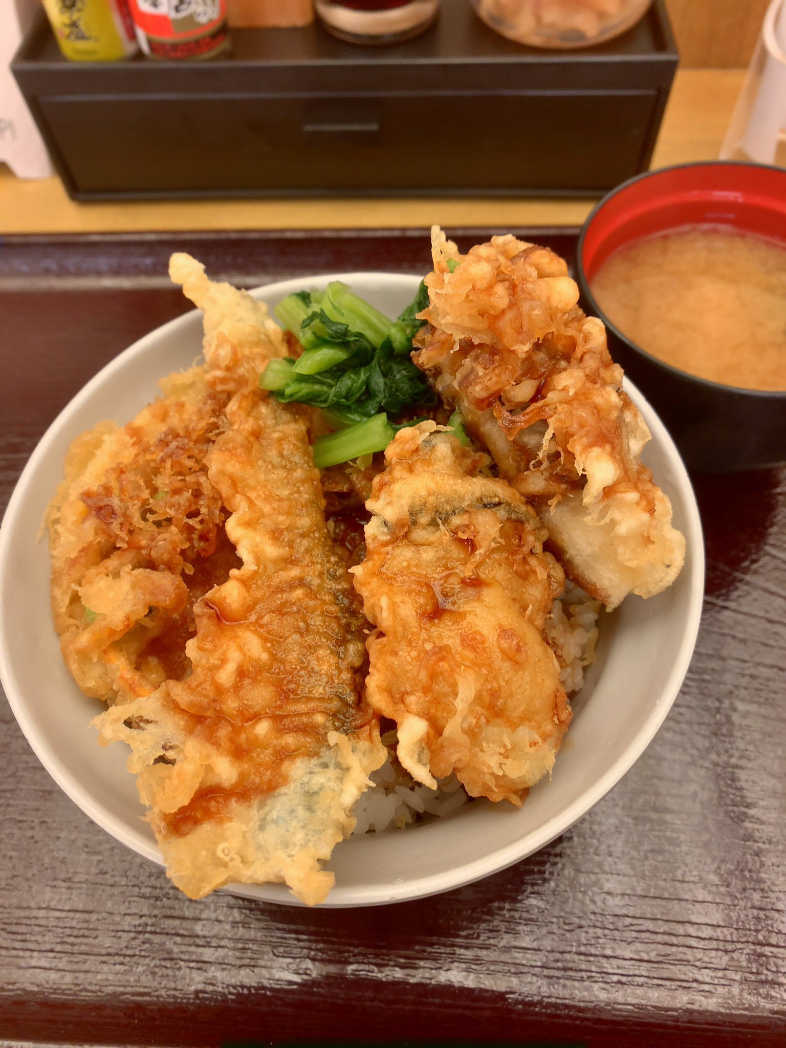 キングアーサー てんや 飯テロ 秋刀魚 さんま 秋刀魚 が食べたいと てんやの秋天丼 秋刀魚の天ぷらです T Co Ugezg45xjd Twitter