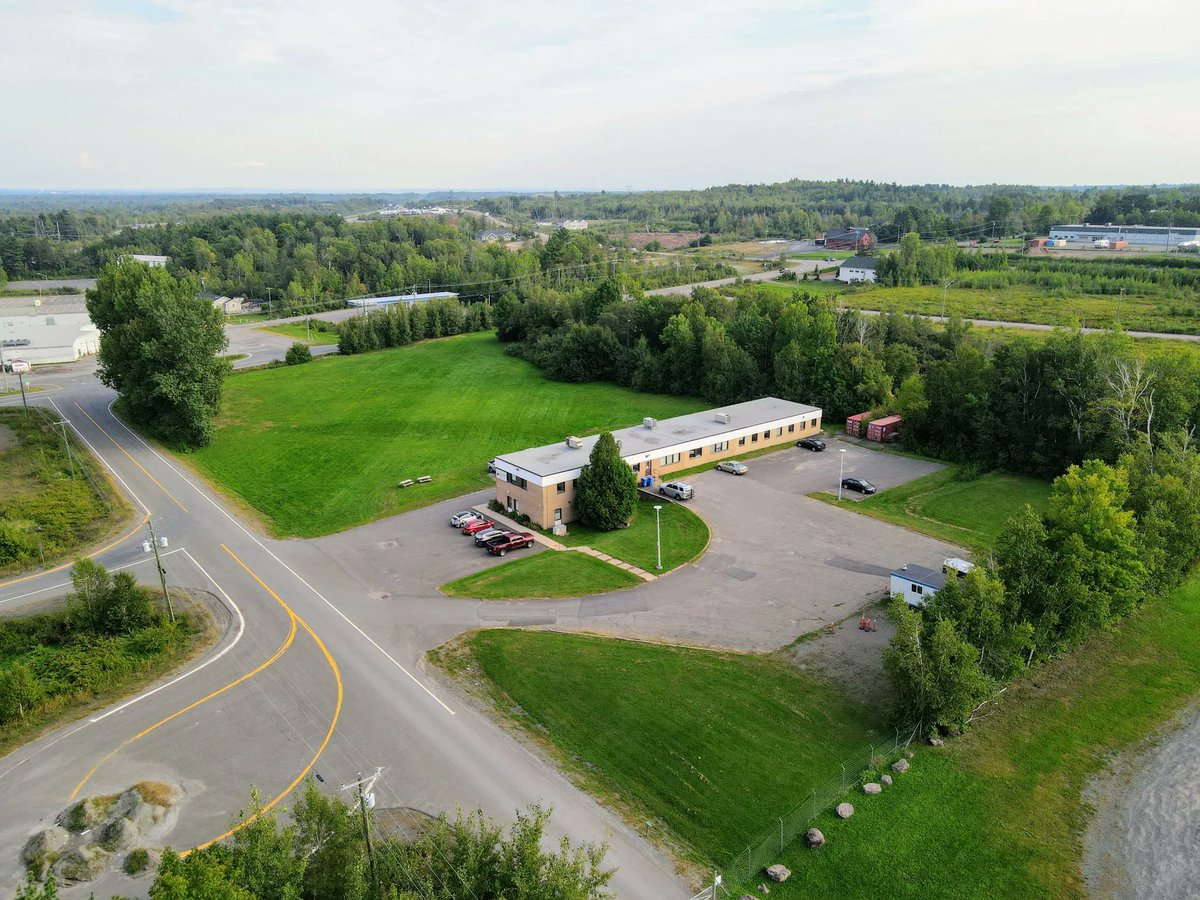 Adam_MaGee's tweet photo. #Fredericton lets talk about office space. Are you tired of leasing and ready to make the jump to owning your own HQ? Take a peak at 191 Doak Rd. With existing offices and a large greenfield. Give me a call and don't let this opportunity pass.https://t.co/pVUSecy3HL https://t.co/aDW9S1EgW6