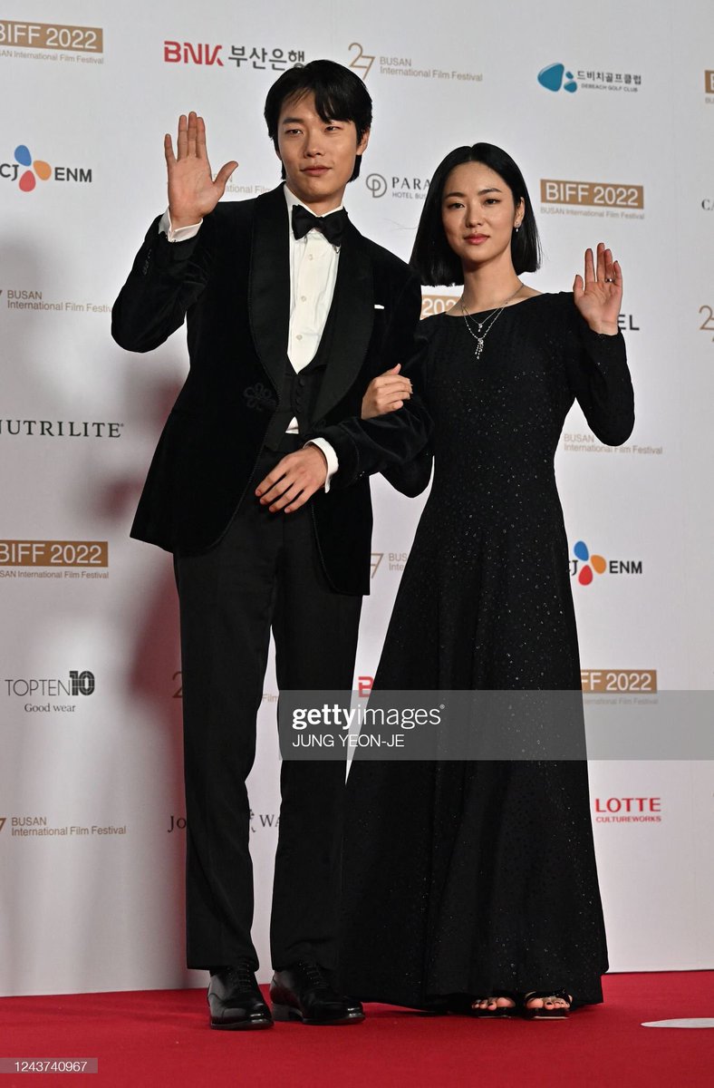 ongoingmefiles's tweet photo. Jeon Yeobeen as MC at The 27th Busan International Film Festival 🤍— Opening Ceremony
#BIFF2022 #JeonYeoBeen 
October 5, 2022 https://t.co/P3VGZy4ryl