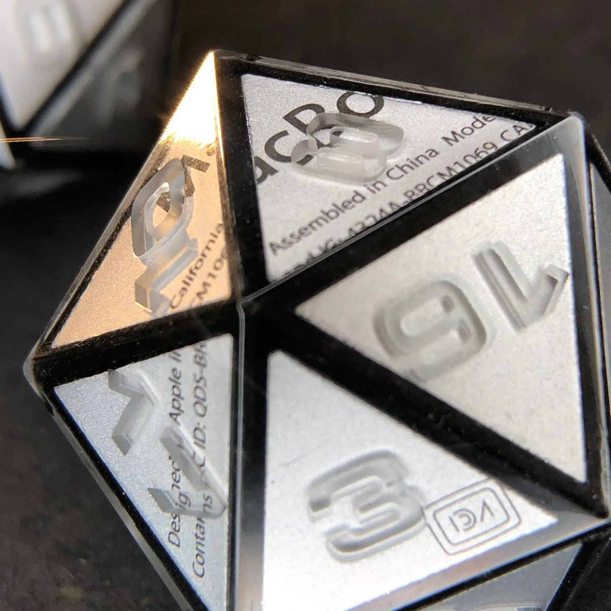 Behold, the OK Pro! A D20 made from an upcycled MacBook 💻🎲

#handmadedice #5e #polyhedraldice #ttrpg #aetherobjects #pathfinder #dnd #dnd5e #diceporn #shadowrun #dicegoblin #cyberpunk #scifi #ewaste #upcycle