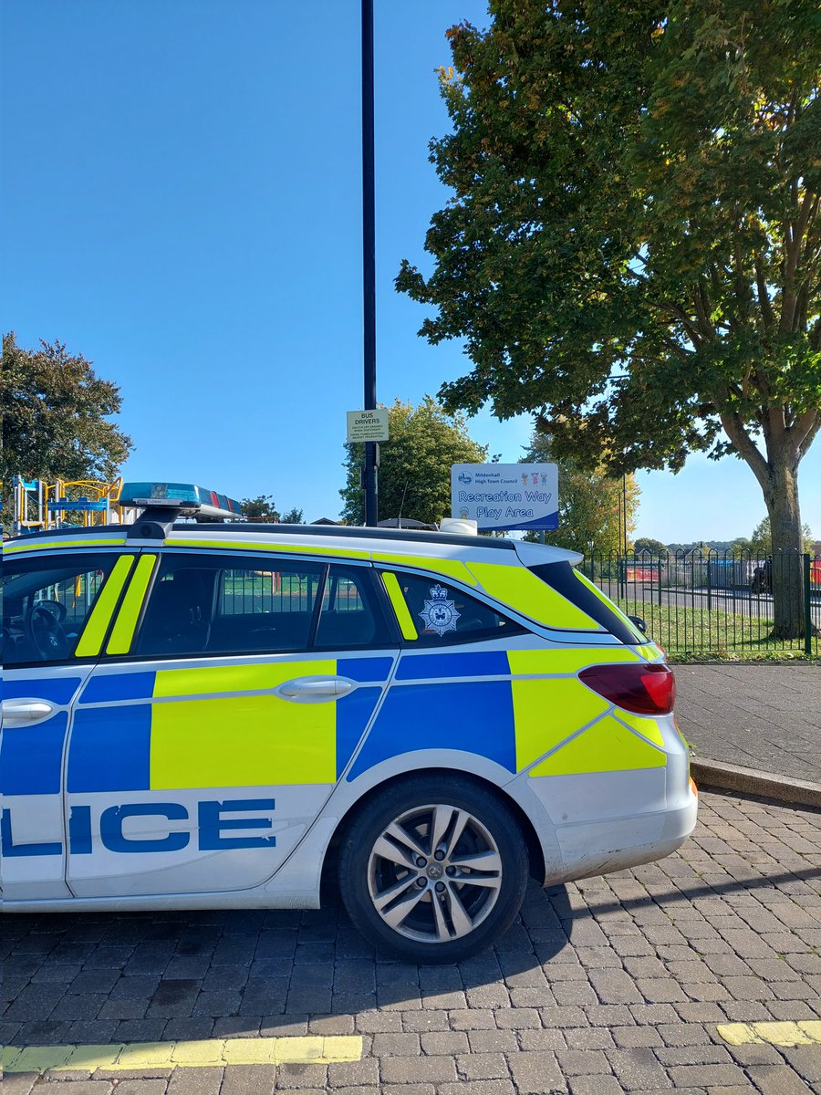 ForestHthPolice's tweet photo. I have been patrolling different areas of #ForestHeath today, including #Moulton where I had a Coffe and catchup with locals! I then took part in speed checks in #Mildenhall, where I continued to conduct some foot patrol around the town centre☀️
#1088 #SunnyDay #ProactivePatrols https://t.co/2jghbgC9hE