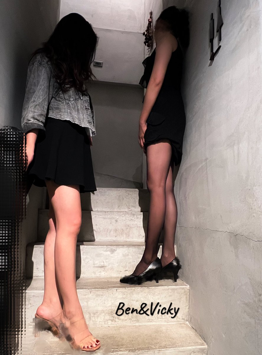 有人想過這條縫嗎？🤭
比摸乳巷還窄的「摸乳梯」，
還不錯喔～

感謝@MamaIBouting 還有隱+1

#摸乳梯
#情趣下午茶
#夫妻聯誼 https://t.co/INBILyd93N