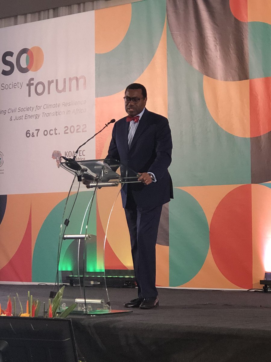 malado_kaba's tweet photo. President of the @AfDB_Group @akin_adesina : « With 1.3 bn people, #Africa is all about scale…, we don’t need mickey mouse projects! ». https://t.co/dl5PvBX3zR