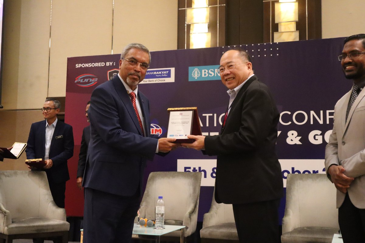 elmu_university's tweet photo. Our Group CEO presenting elaborate insights on the topics of Corruption, Integrity and Education with panelists during the ADFIM Conference.
#elmugroup #lawenforcement #education #anticorruption #adfim https://t.co/nFJjvnarBp