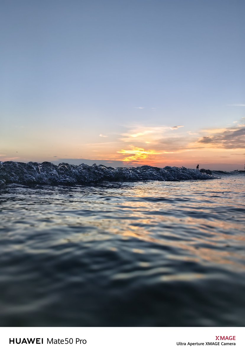 MrGuan18's tweet photo. 我在北海侨港海滩拍摄的照片，惬意的假期，阳光沙滩和海浪 https://t.co/t9b1X5qX8b