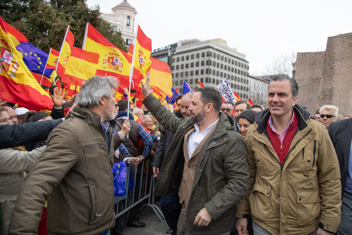 Desde hace años, en la travesía del desierto, he sentido a mi lado a mi amigo, compadre y compañero  <a href="/Ortega_Smith/">Javier Ortega Smith</a> 

Me alegra saber que lo seguiré teniendo, ahora en la vicepresidencia, y espero que muy pronto en la alcaldía de Madrid.