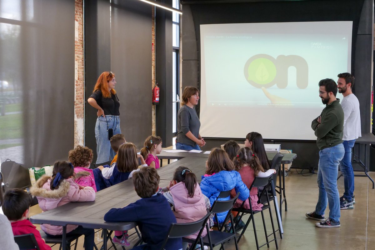 ICCRAM_UBU's tweet image. 👨‍🔬👨‍🔬ICCRAM was part of the European Researchers' Night held at the Science and Technology Station in Burgos📍

Fun experiments and activities linked to the @GreenerH2020, @SurfBio_Hub and #LightMe project were carried out by our colleagues, including our @JSI_SLO partners.