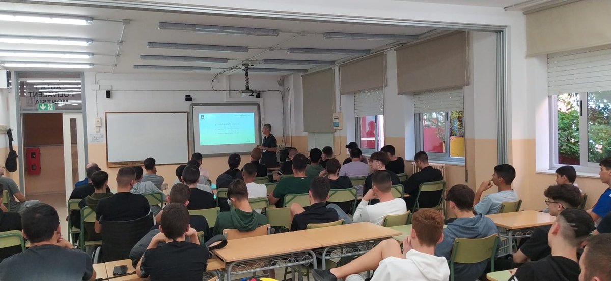 insmontsia's tweet photo. 🍵 Ja en marxa el #workcoffee  amb @LleixaGomez de #Barinsa

✔️ Compartim punts molt interessants per fer #treballcooperatiu i donar🔦 a nous projectes

🔌 Connectant talents, escriurem el futur que volem❗

#fpdual #workspace #fpcatalunya https://t.co/T1WtbLKh72