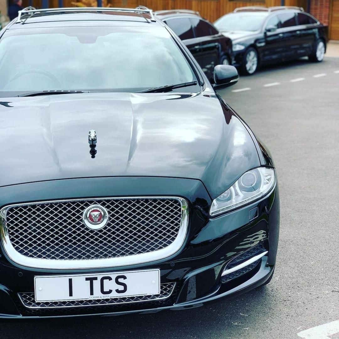 TCribb_sons's tweet photo. From generation to generation, we always aim to set the highest standards for funerals in #Essex and London.

From #VintageHearses to our #ModernFleet cars shown here, there is no length we won’t go to ensure your loved one’s final journey is exactly the way you wanted it to be. https://t.co/keFKfoB3eb