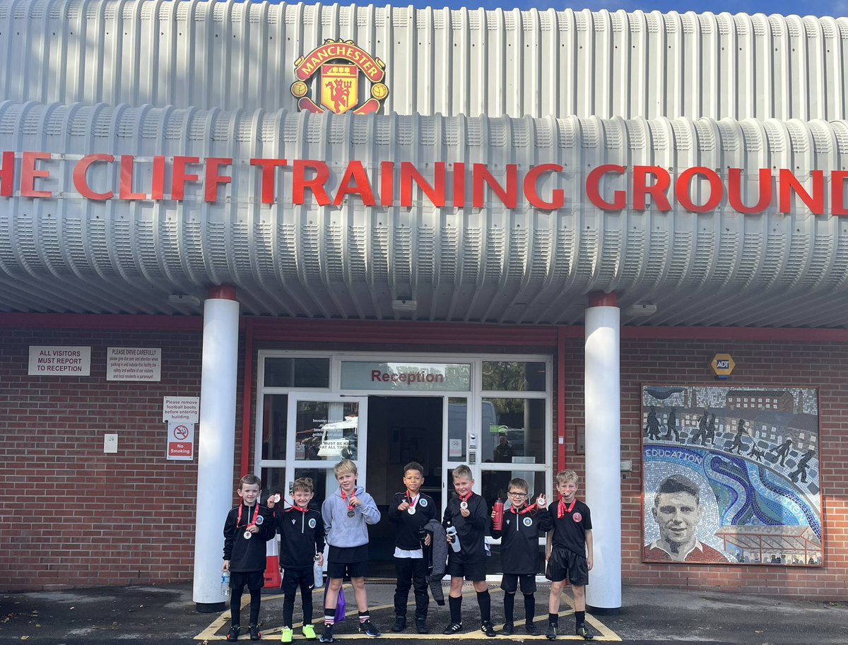 daly_mrs_'s tweet photo. Wow! What a performance from our Year 3 team to win this morning’s tournament @ManUtd Great teamwork, resilience and a lovely event to be a part of @StJosephStBede #dreambelieveachieve #sjsbpe #sjsbyear3 #manutd https://t.co/m9ZbsIkp4A
