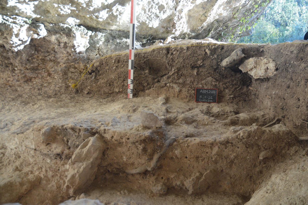 UniarqU's tweet photo. Abrigo da Gruta da Buraca da Moira (Leiria)

por Telmo Pereira, in UNIARQ DIGITAL n.º 68 (https://t.co/6Qk63iIyWa) https://t.co/wCWk4b5MIq