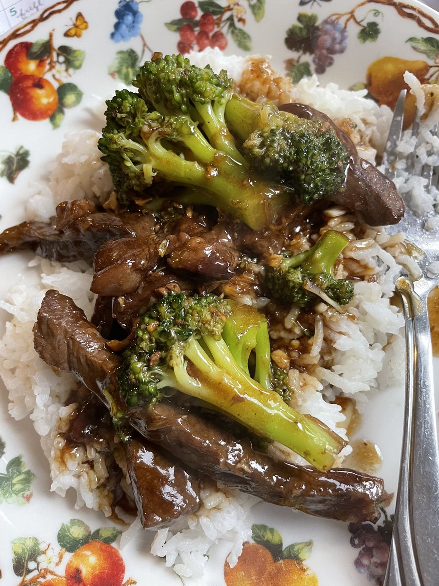 lovelyness2's tweet photo. First time making this from scratch. Actually turned out perfect! #GingerBeef https://t.co/QB18DaB4CS