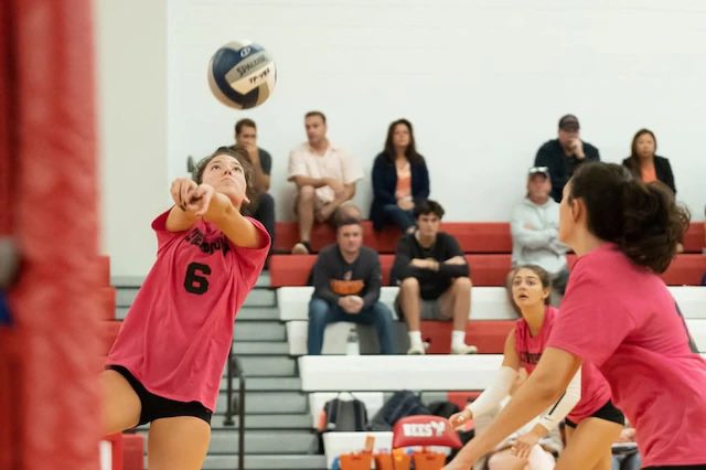 AddieTantonVB's tweet image. Thanks @syracusedotcom for the great pictures.  #BreastCancerAwarenessMonth #volleyball #liverpoolvolleyball