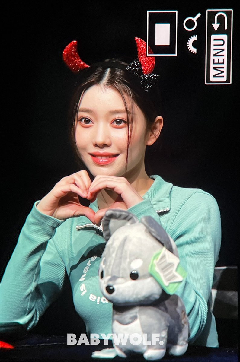 BW_1112's tweet photo. 🐺221006 

Baby with a wolf toy🐺👶

#샤오팅 #沈小婷 #XIAOTING
#케플러 #Kep1er https://t.co/BjQGbch3uq