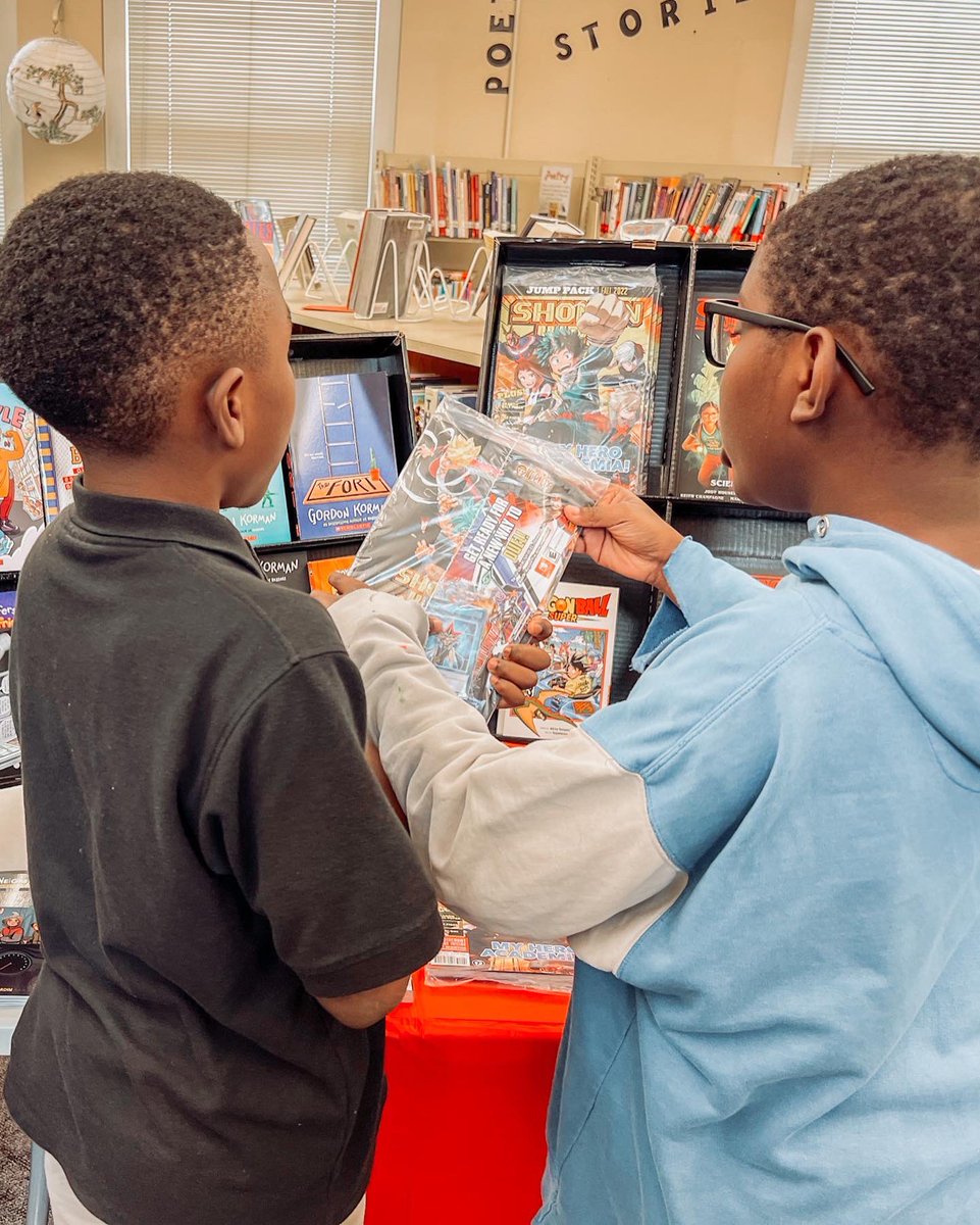 EHSunsetRidge's tweet photo. The Sunset Ridge Book Fair will begin on October 11th and all items will be on sale until the end of the week!! Please stop by during conferences next week and check it out 📖 #readersareleaders https://t.co/lnERZyQXvh
