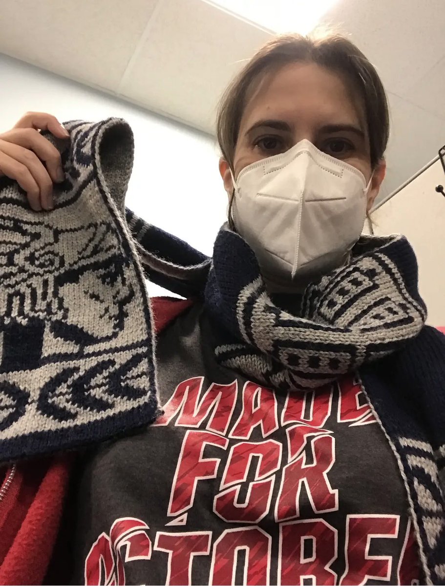 1brightman1's tweet image. She’s at work today, but she’s ready for @CleGuardians baseball tomorrow…

#MadeForOctober
#YoungestTeamInBaseball

(Yes, she knitted that scarf. Yes, you can get her pattern on Rav)