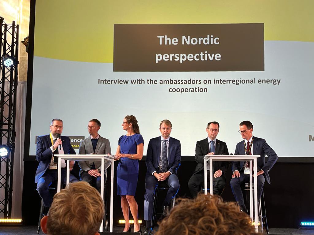 Nordic co-operation and green energy perspective on wind- and hydrogen energy at stage at the #WindMeetsGas Summit in #Groningen, #Netherlands <a href="/FinEmbNL/">Embassy of Finland in the Netherlands</a>