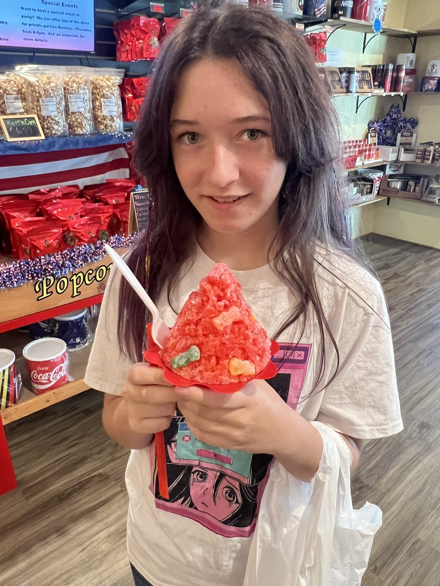 bsasha4's tweet photo. Snow cone fun!! https://t.co/FvW1trOaAx