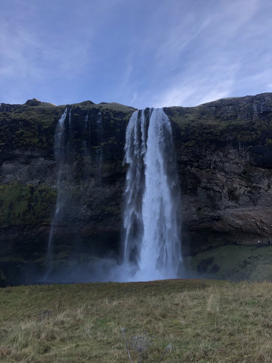 mcb_geoscience's tweet photo. Day 2 Stop 2 - Seljalandsfoss https://t.co/MLWPjbKbtm