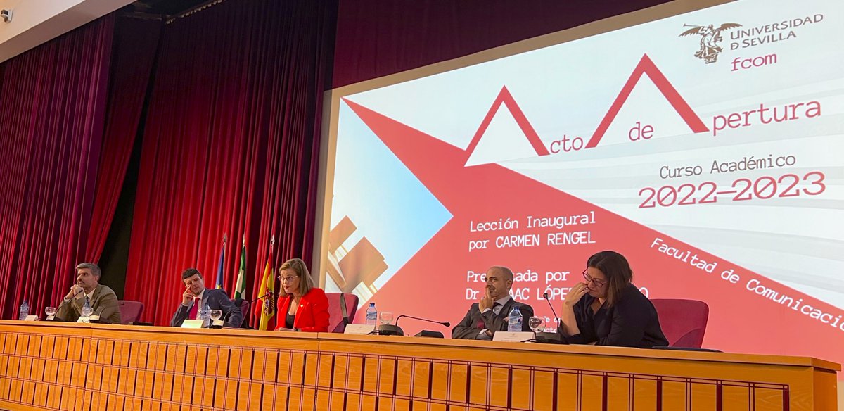 marramirez's tweet photo. Muy bonita presentación la hecha por @isaaclore de @herblay_rengel
Interesantes intervenciones del decano Luis Navarrete, de la #dircom @unisevilla @Marggordillo y del secretario @fjcaro #orgulloFcom
Me emocionan siempre estos actos. https://t.co/hWrS7vuH2Z