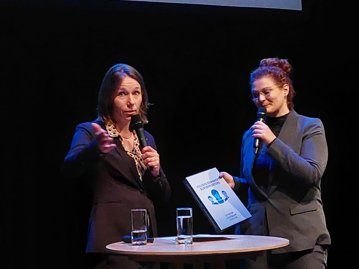 "Laat ik hier nog eens glashelder over zijn. Elke bedreiging, uiting van agressie of intimidatie tegen u is onacceptabel. Wie één van u aanvalt, valt ons allemaal aan en tast de kern aan van onze democratie: haar vermogen om te verbinden en verschillen te overbruggen.” [1/2]