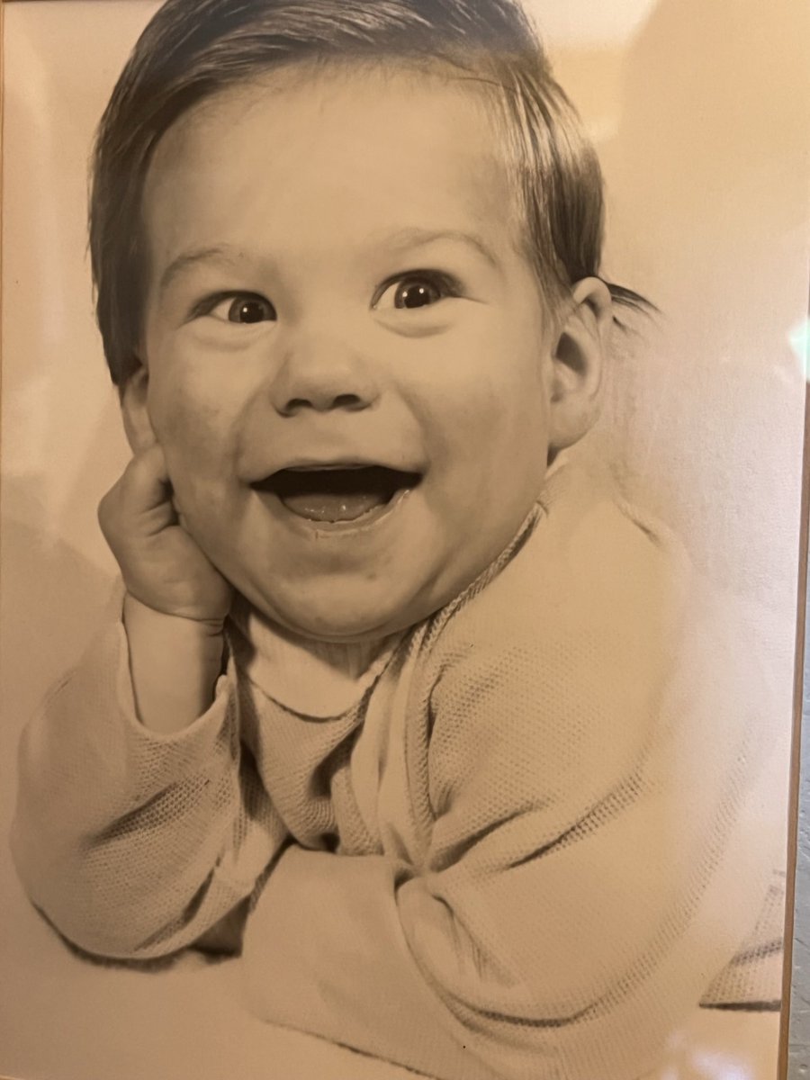 LawfulRiches's tweet photo. Itโs my birthday, so Iโm throwing it all the way back. #TBT https://t.co/aRJH7pLZpE