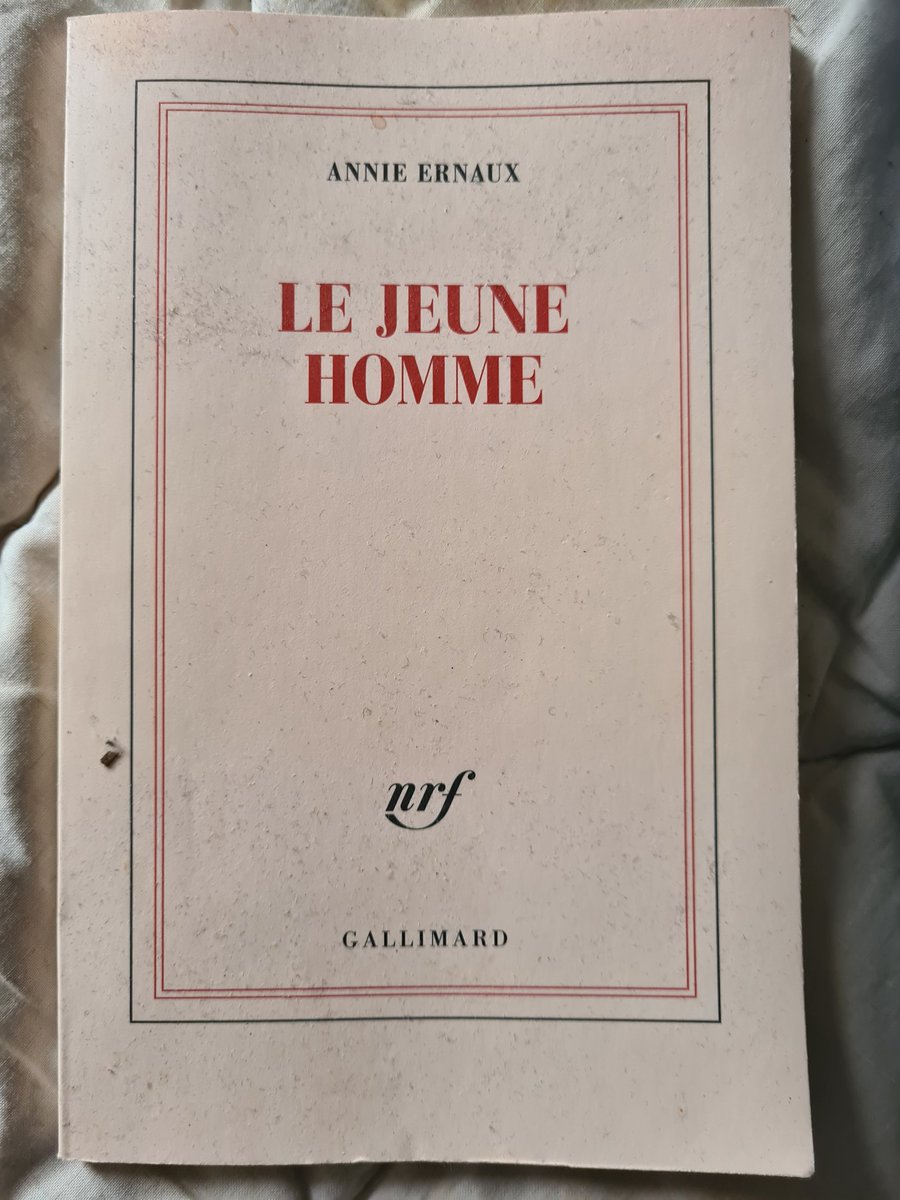 mariepierrevieu's tweet photo. Mme #AnnieErnaux, #PrixNobel de littérature... Plus qu'aucun autre, elle a su décortiquer les rapports de classe jusque dans l'intime, écrit  le plaisir féminin dans sa réalité crue,  donné du sens à la "sororité" comme elle l'a fait avec Patricia de Souza  "Lointain Pérou " 🥰 https://t.co/NawS7aRmkJ