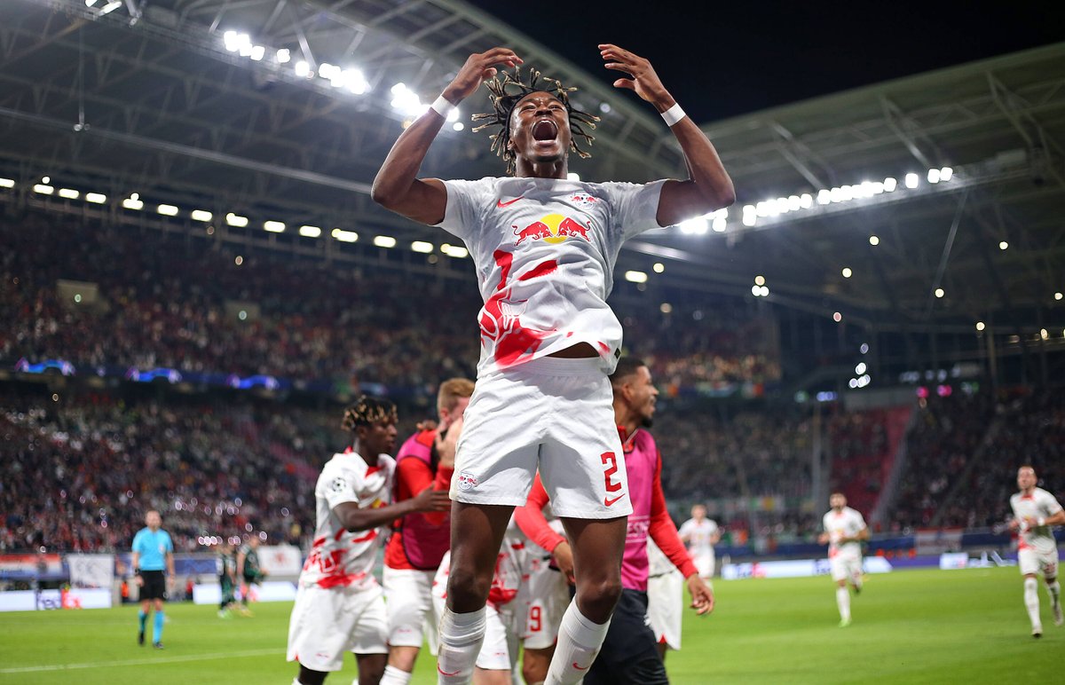 RBLeipzig's tweet photo. Dieser Typ - einfach herrlich 🤣

Und dazu noch mit Wahnsinns-Leistung gegen @CelticFC: Überragend bereitete @SimakanMohamed das 3:1 vor - sein erster Assist in der @ChampionsLeague!  

#RBLCEL https://t.co/gI7DsYqjyz