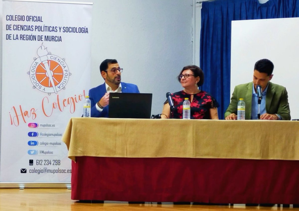 CarlosAbadG's tweet photo. Comparto algunos momentos de la charla de ayer organizada por #ForoOtraMirada,  en la que hablamos sobre #transparencia y #GobiernoAbierto, junto a #JuanAndresTorres. 
Gracias a @Mercedes_Orenes por la amable presentación.
Colabora @Mupolsoc https://t.co/8v3aZSN6C6