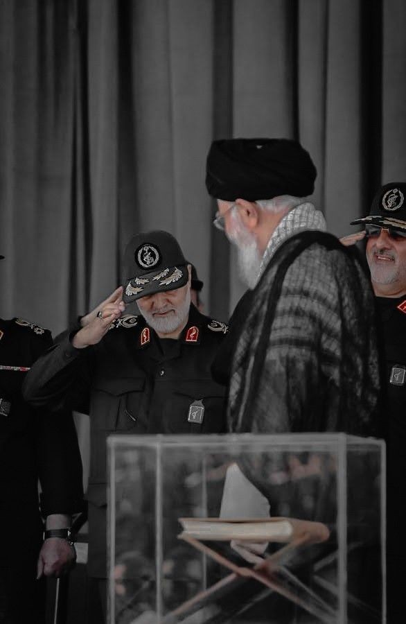 mah812002's tweet photo. همینجوری ک دارین رد میشین نفری یه #لبیک_یا_خامنه_ای با متن منشن کنید.
به نیابت از حاج قاسم عزیز... https://t.co/WFpzoV1MDo
