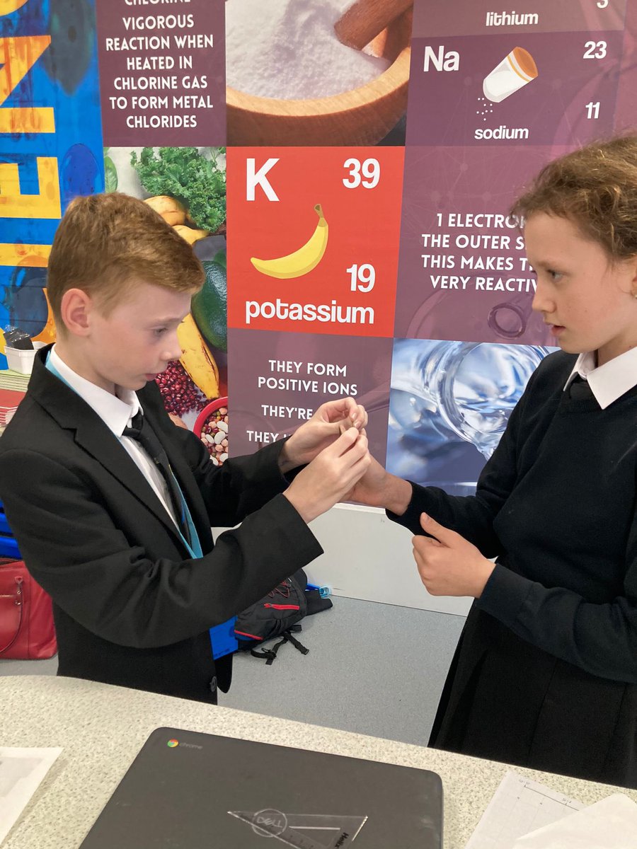 StreetlyScience's tweet photo. The detectives need to eliminate themselves as suspects. So work has begun on taking their own fingerprints to prove their innocence! #streetlyofferday https://t.co/CaZdFlJTMJ