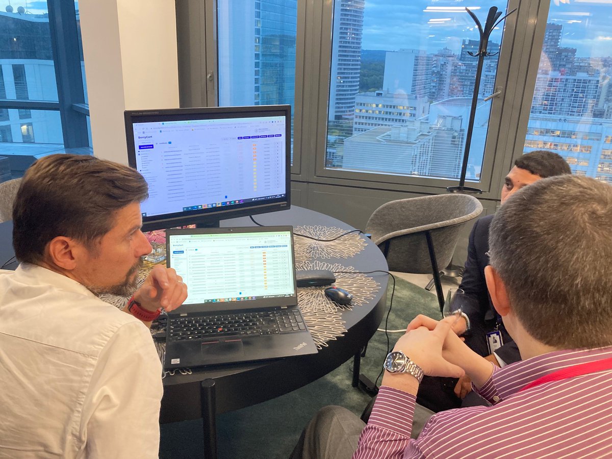 Digitalberryfr's tweet photo. Hier soir, Digitalberry était présent en tant que partenaire à la soirée Digital ID d'@Atos_Security. Merci de nous avoir permis d'y participer et de présenter notre solution #BerryCert.
Une soirée très positive et productive !

#CyberSecurity #certificate https://t.co/feFdZsc6dw