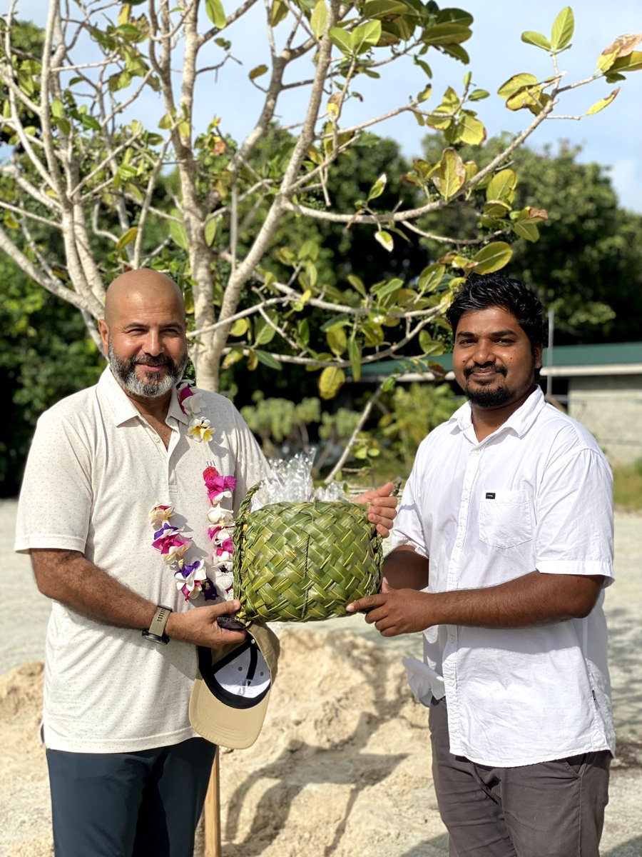MolhadhoCouncil's tweet photo. Senior Management Team of J A Manafaru Resort during their friendly visit to Molhadhoo on 05th October 2022   👏👏👏👏👏👏👏👏👏 https://t.co/PGjgdReoQ8