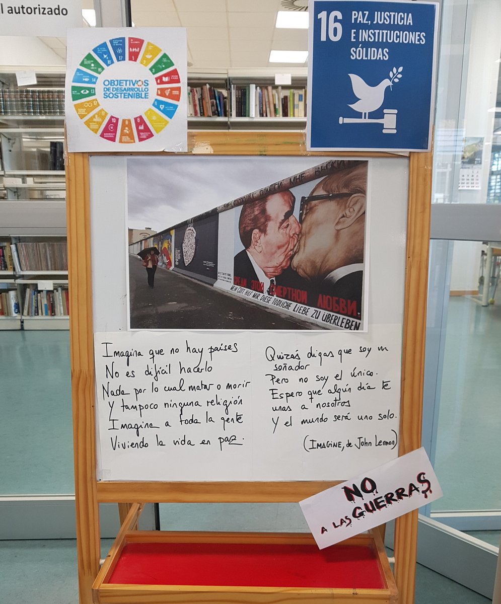 bibliounizar's tweet photo. Echábamos de menos la #pildorareflexiva semanal de nuestra biblioteca en @Ciencias_unizar. #OD16 Paz, justicia e instituciones sólidas. La letra de "Imagine", de John Lennon acompaña está impactante imagen del Muro de Berlín. https://t.co/RqAVFjLFmp