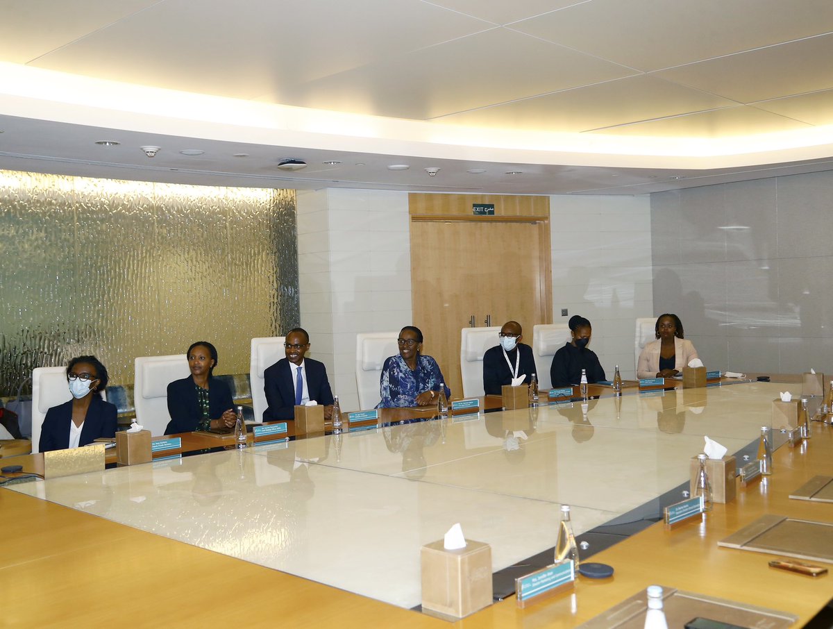 The future of medical healing gives reason for hope. Accompanying patients devotedly, requires appropriate, strategic infrastructure, the commitment and the vision to match. Photos: First Lady Jeannette Kagame, on her tour of @SidraMedicine Hospital in Qatar. 🇷🇼🇶🇦