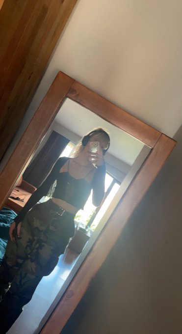 tryin out this new multiple media in a post malarkey https://t.co/GaRjzKjgDY https://t.co/PuXazHUtmw<a href="/tag/newprofilepic"class="tags"><span>#newprofilepic</span></a>