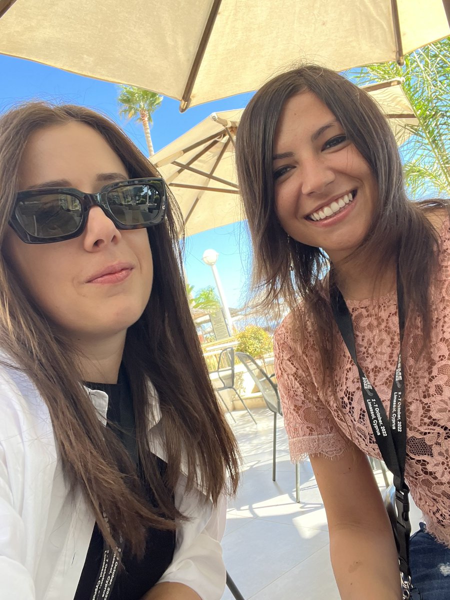 Talking with <a href="/emanuelaguglie3/">Emanuela Guglielmi</a>, a Ph.D. student from <a href="/Unimolise/">Unimol</a>, my bachelor's university (many years ago). So lovely memories there! Happy that unimol is represented by promising talent! #icsme2022