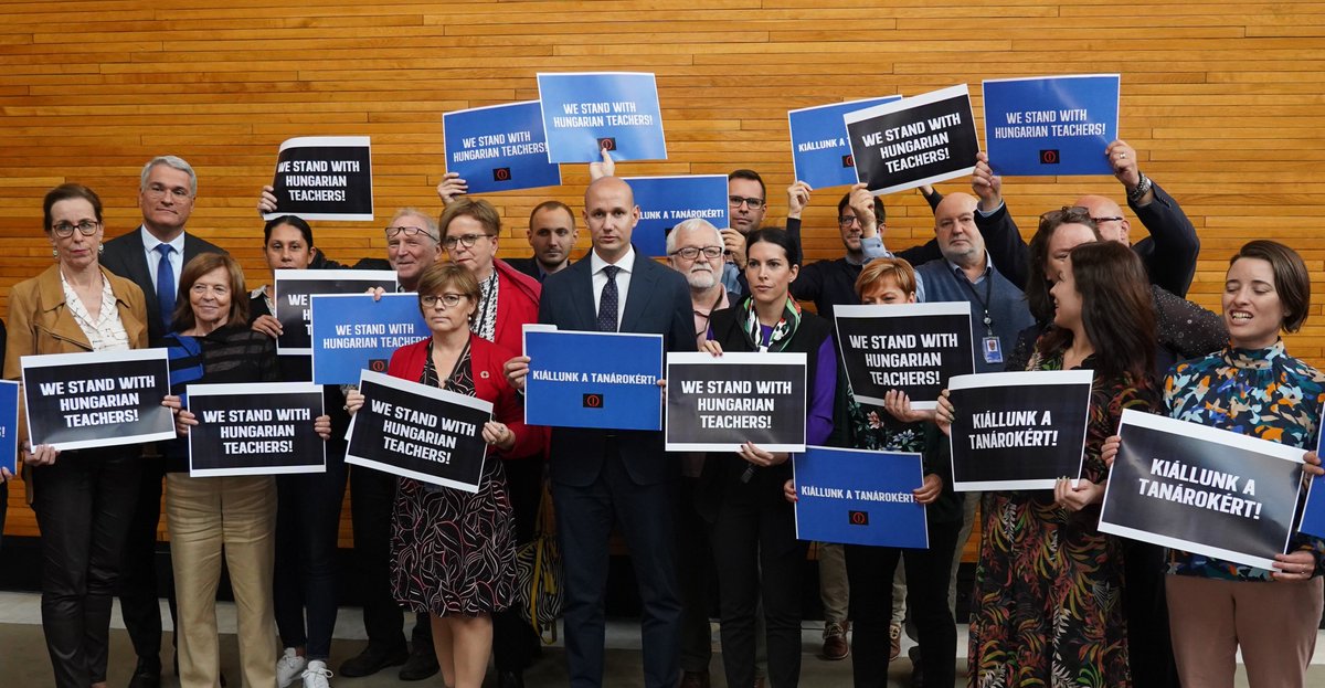 Today in the <a href="/Europarl_EN/">European Parliament</a> , on the initiative of DK: European Socialists, conservatives, Christian Democrats, Greens and Liberals stood up for Hungarian teachers. There is no other country in the EU where teachers are humiliated as much as in Orbán's Hungary. We stand with you!